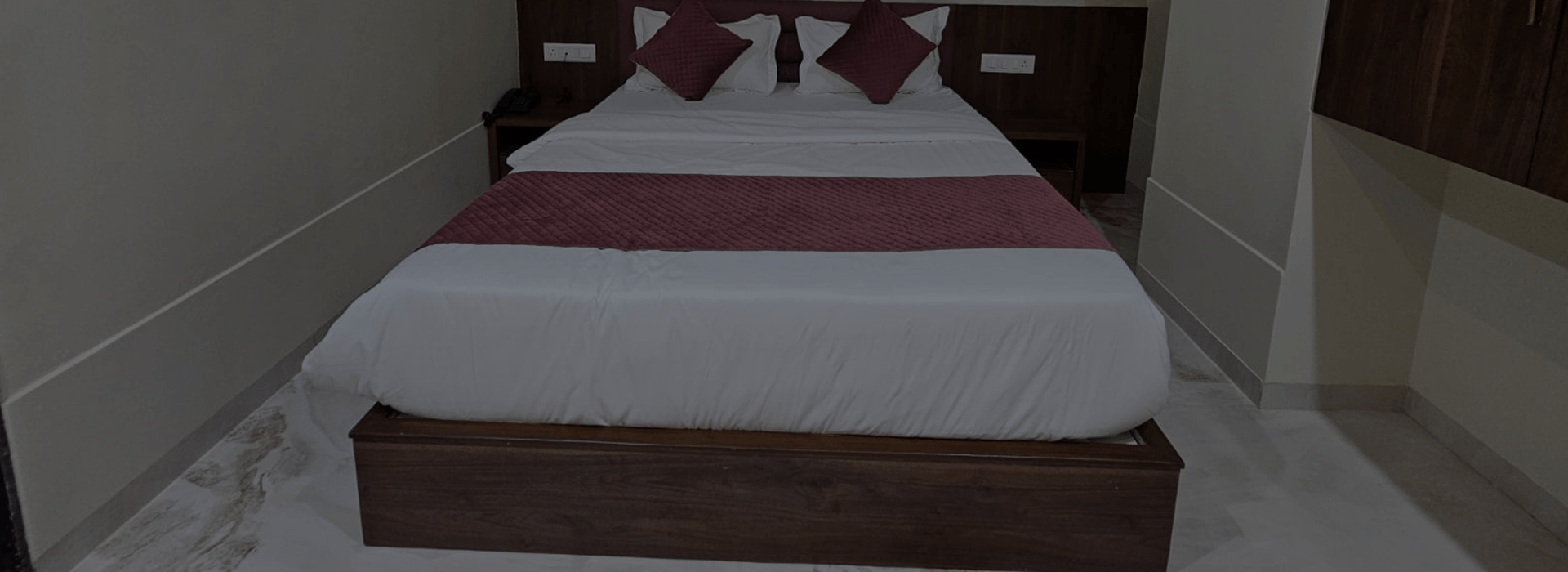 Deluxe Room - The Eiffel Hotel