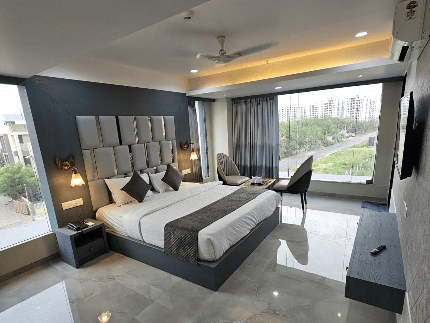 Super Executive Room - The Eiffel Hotel